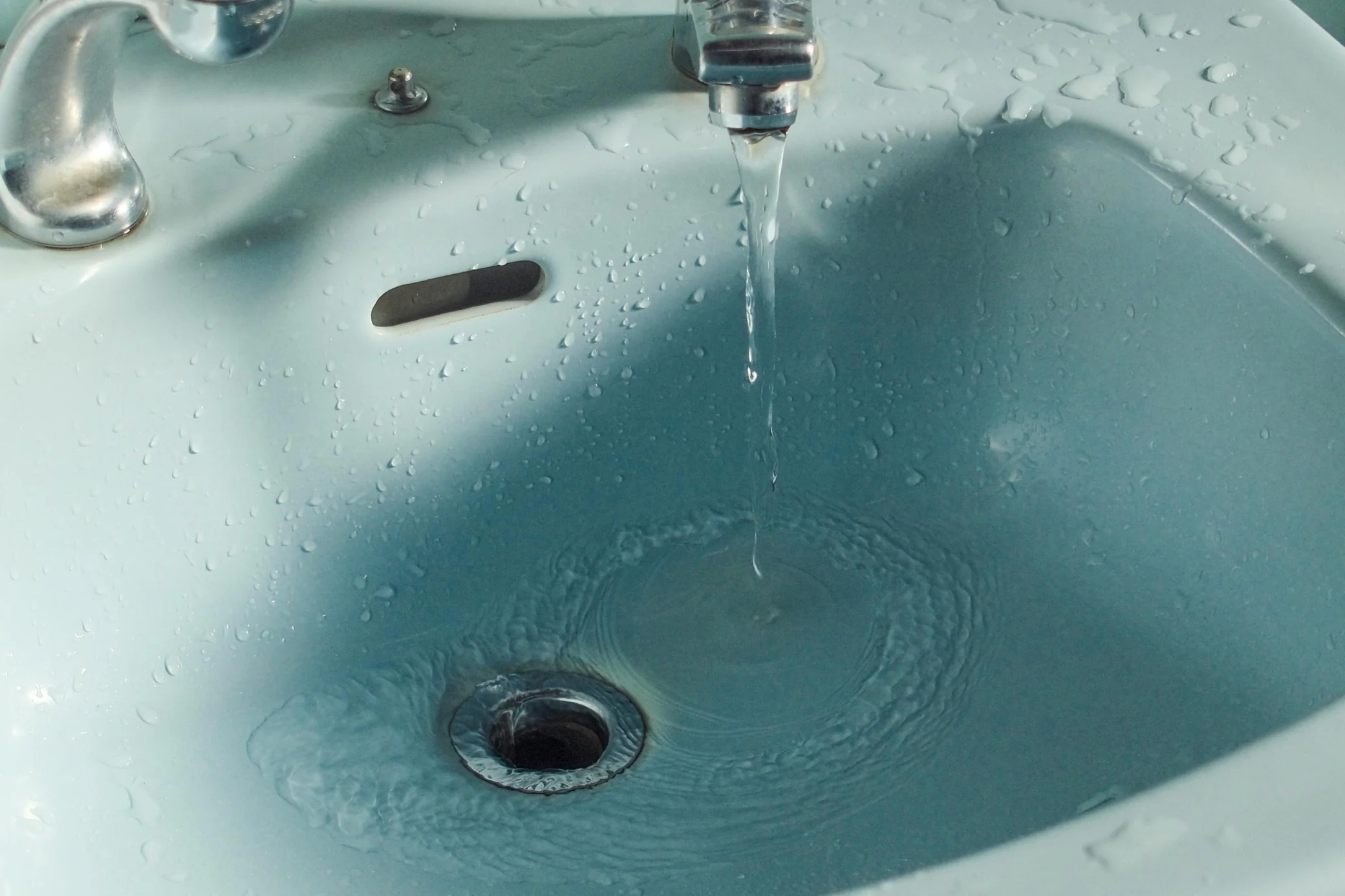 Why Fall Is the Perfect Time to Book an Appointment for Drain Cleaning